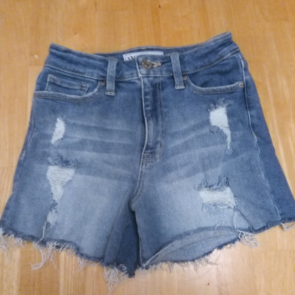 Ymi distressed shorts size 1